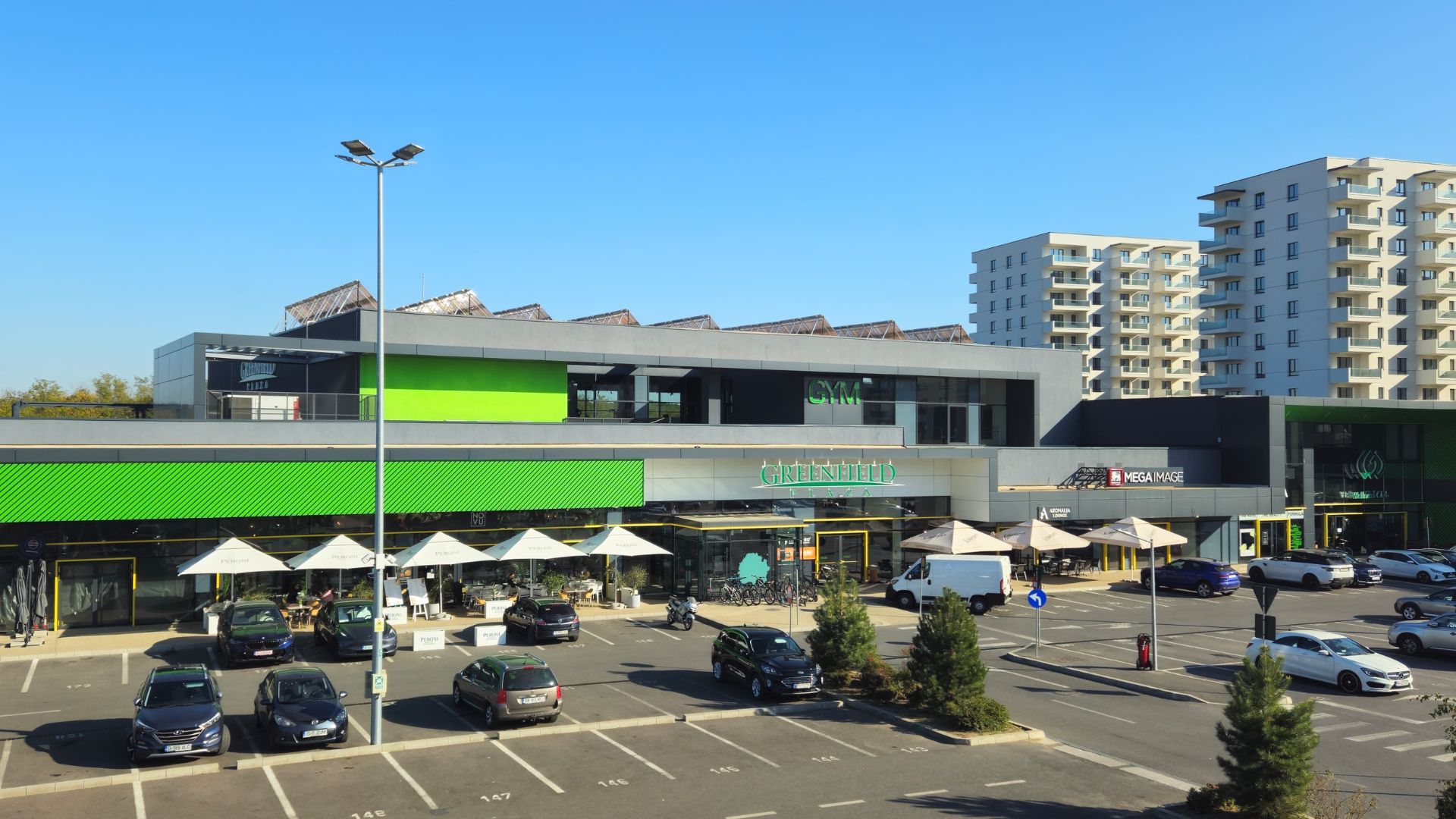 plaza1.jpg